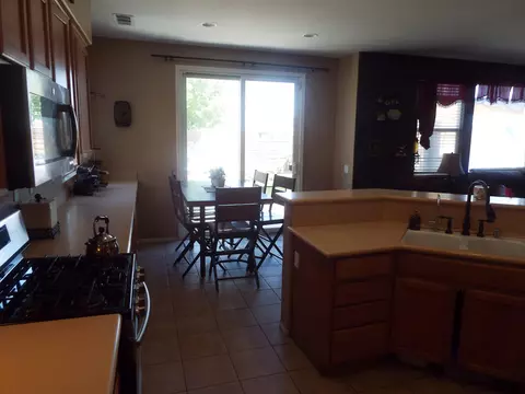 38156 Aidea St, Palmdale, CA 93552 photo 5