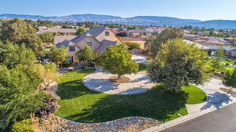 2554 Shmily Ct, Lancaster, CA 93536 photo 2