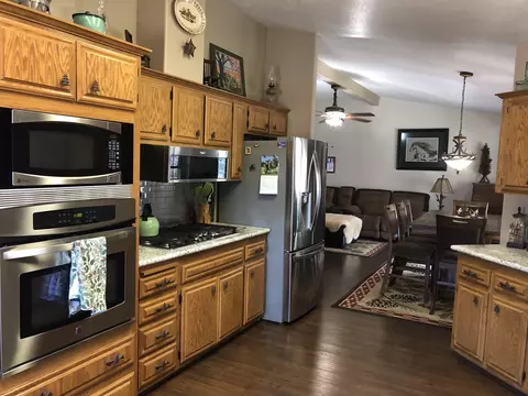 18259 Alps St, Tehachapi, CA 93561 photo 13