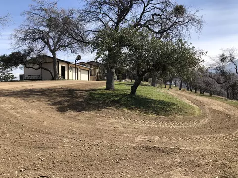 18259 Alps St, Tehachapi, CA 93561 photo 4