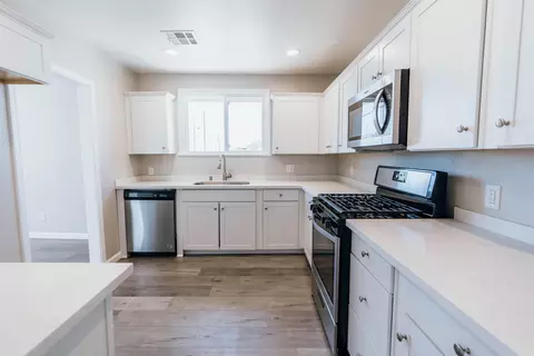 319 W Kettering St, Lancaster, CA 93534 photo 22