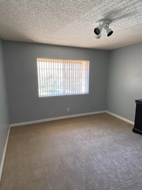 44146 Berkeley Ct, Lancaster, CA 93536 photo 18