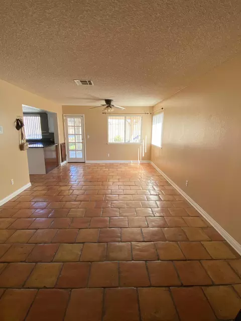 44146 Berkeley Ct, Lancaster, CA 93536 photo 7