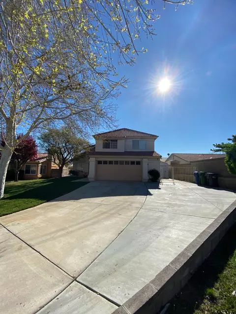 44146 Berkeley Ct, Lancaster, CA 93536 photo 3