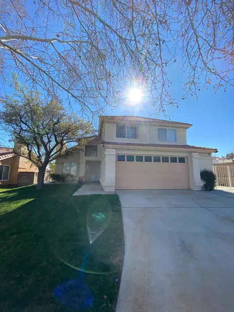 44146 Berkeley Ct, Lancaster, CA 93536 photo 1