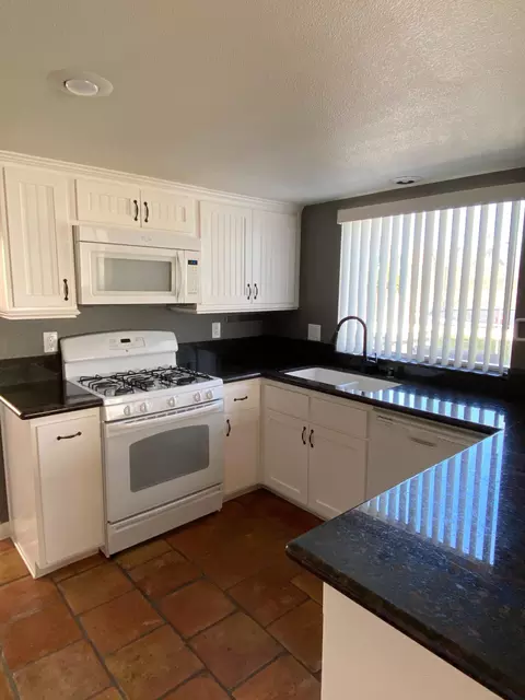 44146 Berkeley Ct, Lancaster, CA 93536 photo 5