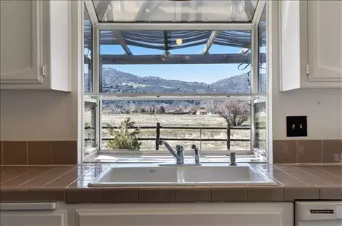 29448 Fawn Way, Tehachapi, CA 93561 photo 9