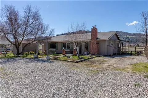29448 Fawn Way, Tehachapi, CA 93561 photo 3