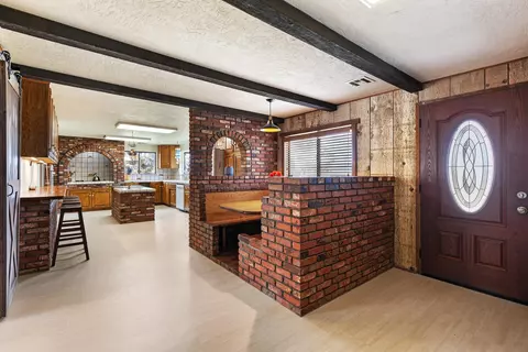21001 Old Town Rd, Tehachapi, CA 93561 photo 4