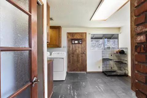 21001 Old Town Rd, Tehachapi, CA 93561 photo 11