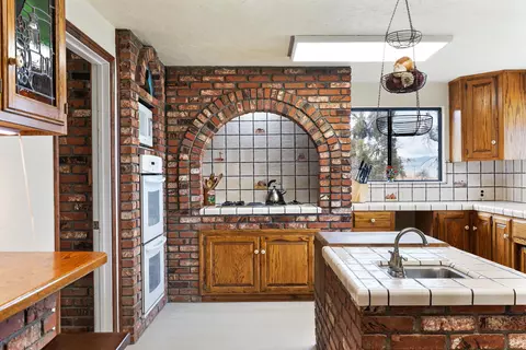 21001 Old Town Rd, Tehachapi, CA 93561 photo 7
