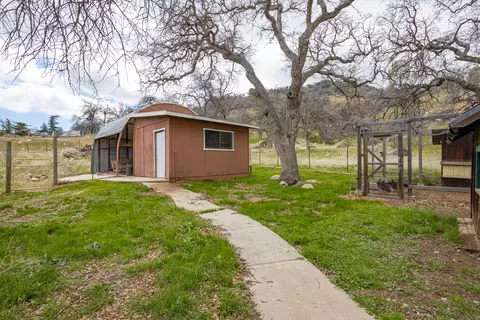 21001 Old Town Rd, Tehachapi, CA 93561 photo 29