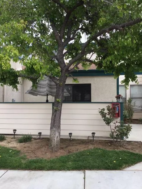44526 15th St #9, Lancaster, CA 93535 photo 2