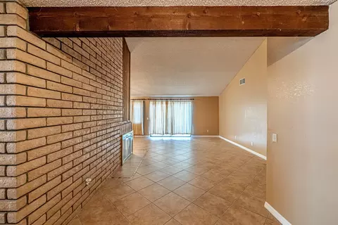 2828 Helen Ln, Lancaster, CA 93536 photo 5