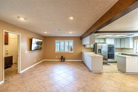 2828 Helen Ln, Lancaster, CA 93536 photo 7