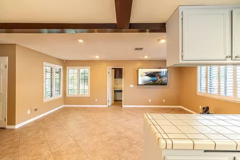 2828 Helen Ln, Lancaster, CA 93536 photo 6