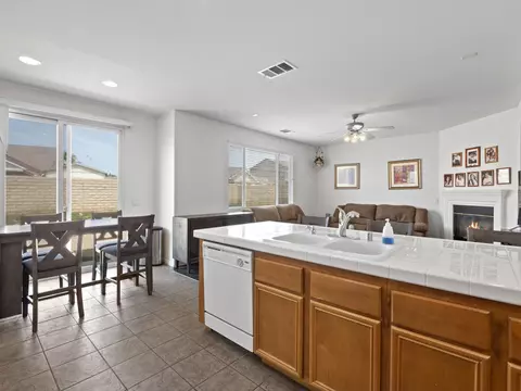 4137 Ranier Pl, Quartz Hill, CA 93536 photo 11