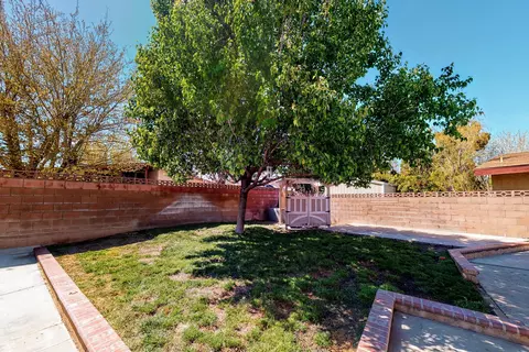 44133 Halcom Ave, Lancaster, CA 93536 photo 29