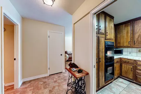 44133 Halcom Ave, Lancaster, CA 93536 photo 5