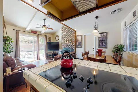 44133 Halcom Ave, Lancaster, CA 93536 photo 9