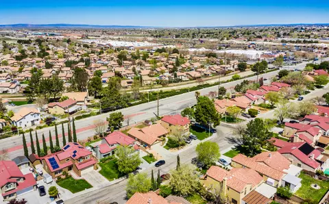 2623 Macfarlane Dr, Lancaster, CA 93536 photo 42