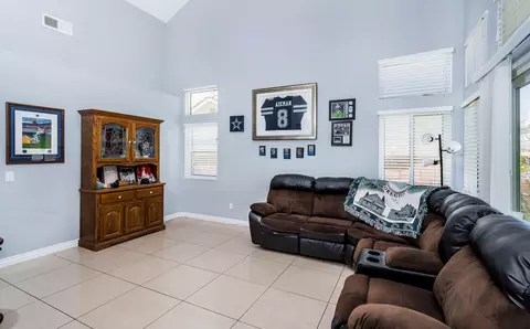 2623 Macfarlane Dr, Lancaster, CA 93536 photo 7