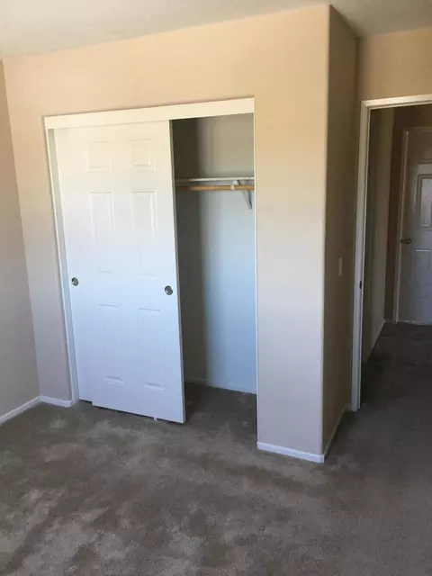2206 E Nugent St, Lancaster, CA 93535 photo 5