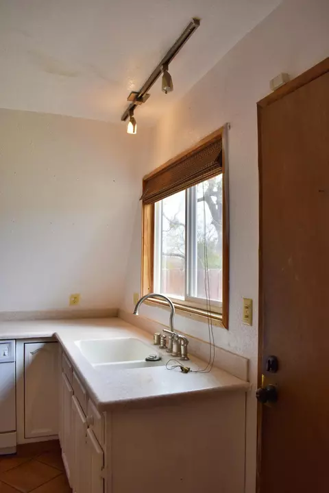 21001 Country Club Dr, Tehachapi, CA 93561 photo 6