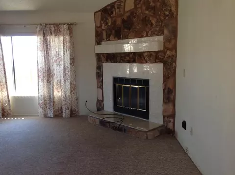 3021 Cromwell Ave, Mojave, CA 93501 photo 3