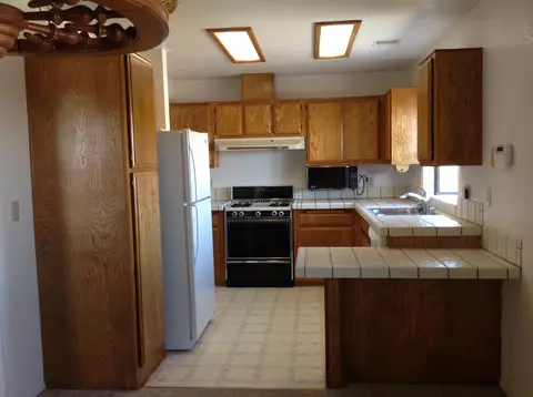 3021 Cromwell Ave, Mojave, CA 93501 photo 6