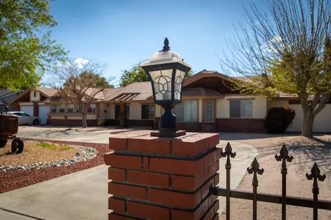 43807 E 40th St, Lancaster, CA 93535 photo 4