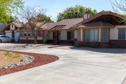 43807 E 40th St, Lancaster, CA 93535 photo 2