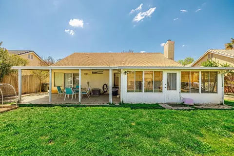 2039 Thomas Dr, Lancaster, CA 93535 photo 25