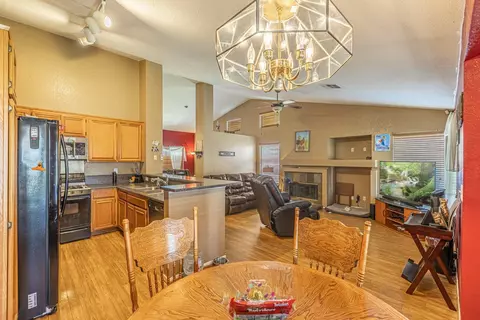 2039 Thomas Dr, Lancaster, CA 93535 photo 20