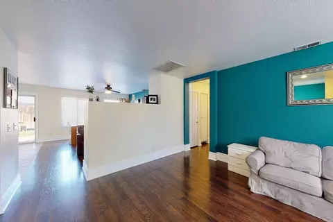 1821 Astor Ct, Lancaster, CA 93534 photo 2