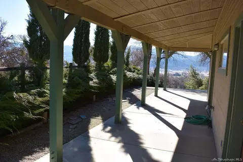 24470 Willow Pass Dr, Tehachapi, CA 93561 photo 3