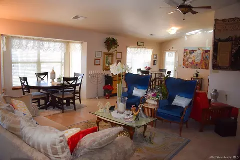 24470 Willow Pass Dr, Tehachapi, CA 93561 photo 9