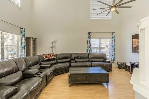 6311 Jasper Ct, Lancaster, CA 93536 photo 3