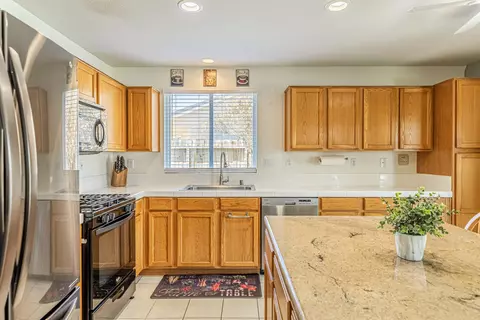 6311 Jasper Ct, Lancaster, CA 93536 photo 8