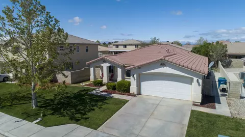 45561 E 36th St, Lancaster, CA 93535 photo 2