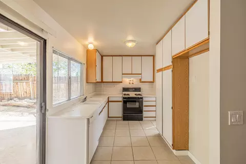 44157 Kirkland Ave, Lancaster, CA 93535 photo 8