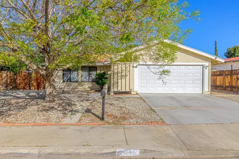 44157 Kirkland Ave, Lancaster, CA 93535 photo 1