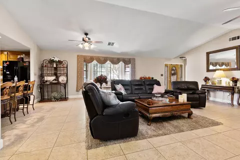 44917 43rd St E, Lancaster, CA 93535 photo 5