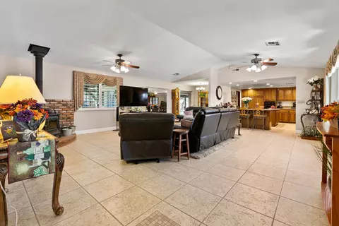 44917 43rd St E, Lancaster, CA 93535 photo 6