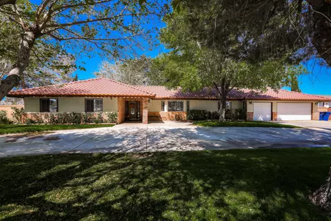 44917 43rd St E, Lancaster, CA 93535 photo 1