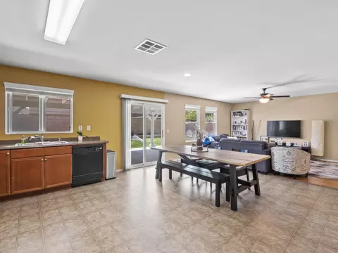 3060 Justin Ct, Lancaster, CA 93535 photo 12