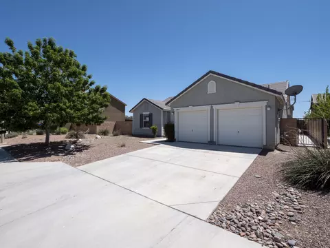 3060 Justin Ct, Lancaster, CA 93535 photo 2