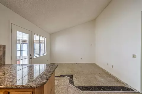 44113 E 4th St, Lancaster, CA 93535 photo 8