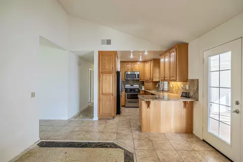 44113 E 4th St, Lancaster, CA 93535 photo 7