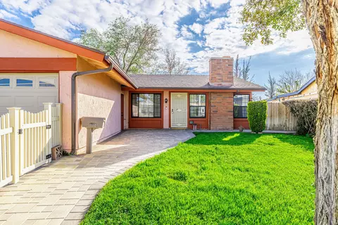 44113 E 4th St, Lancaster, CA 93535 photo 3